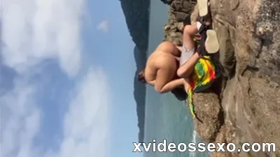 Sexo Daiane Belan sentou muito na rola na Praia nas Pedras